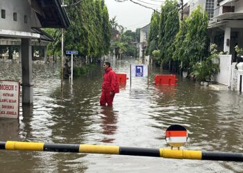 Perumahan Di Bekasi Terendam Banjir Saat Jakarta Raya Diguyur Hujan