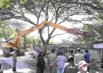 Pemkab Bekasi Turunkan Alat Berat, 176 Bangunan Bantaran Kalimalang Rata